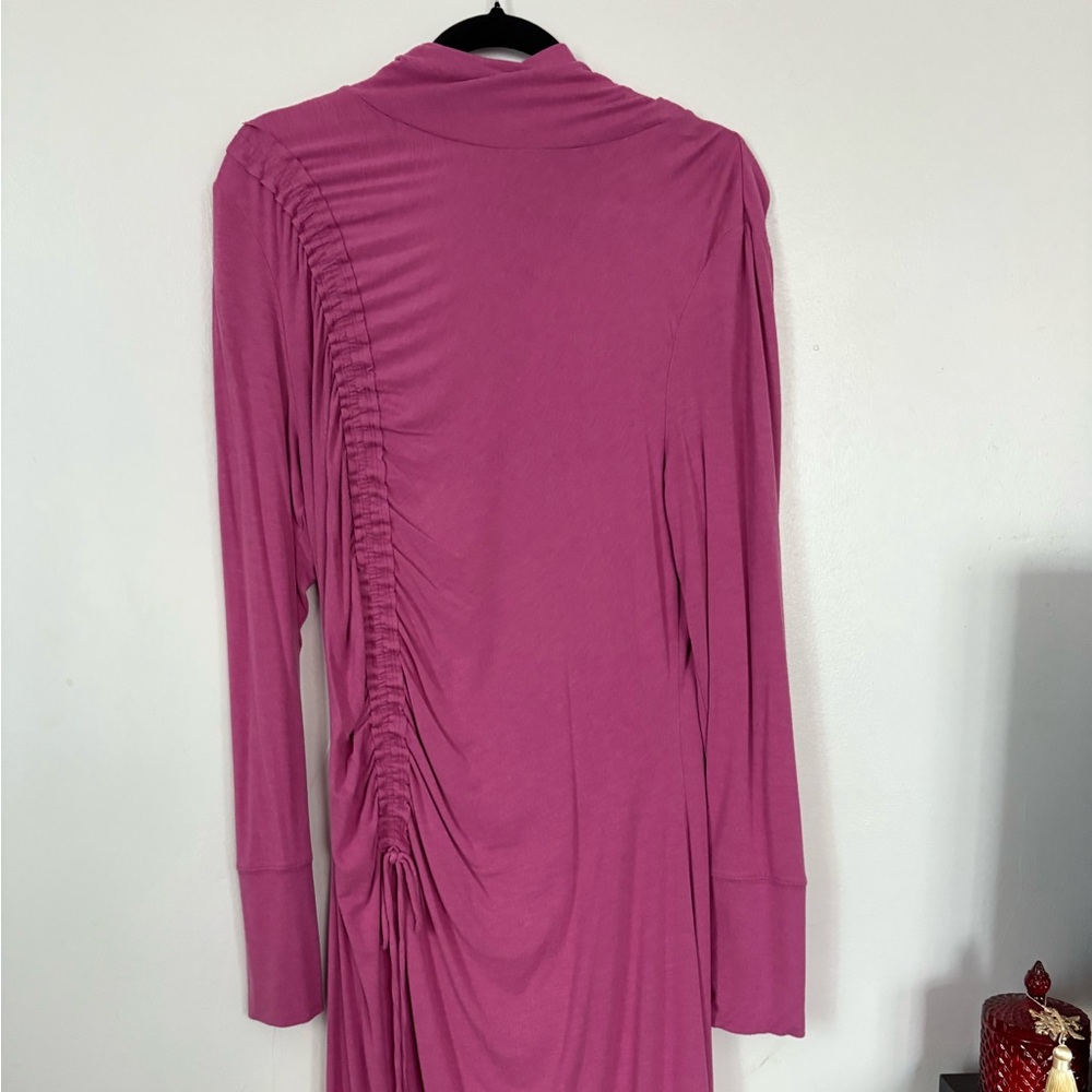 Elegant Fuchsia Midi Dress with Ruched Detail